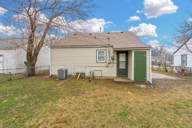 1732 E 24th St N, Wichita, KS 67219