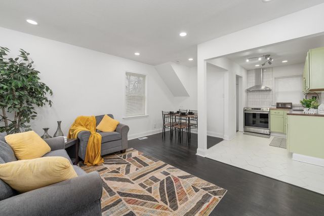 1732 E 24th St N, Wichita, KS 67219