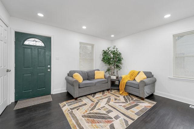 1732 E 24th St N, Wichita, KS 67219