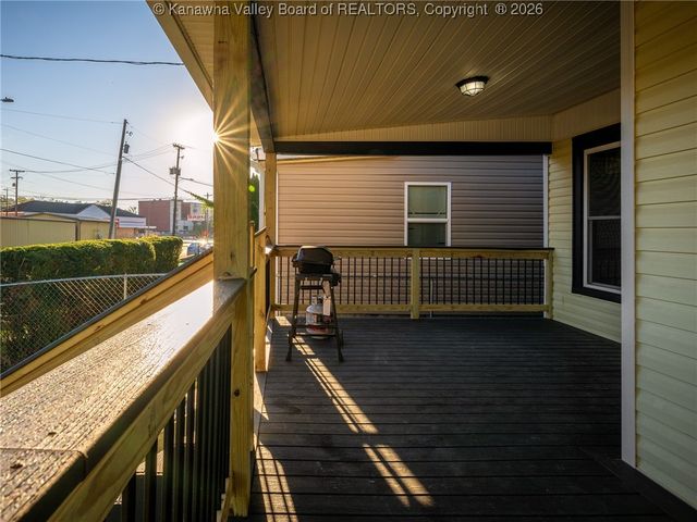 811 7th Street, Charleston, WV 25302