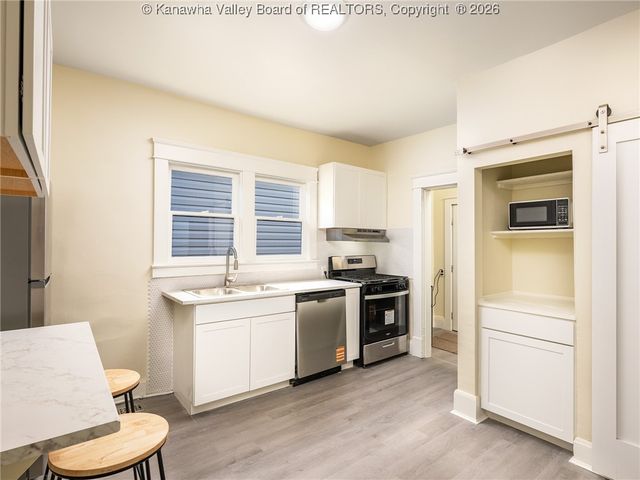 811 7th Street, Charleston, WV 25302