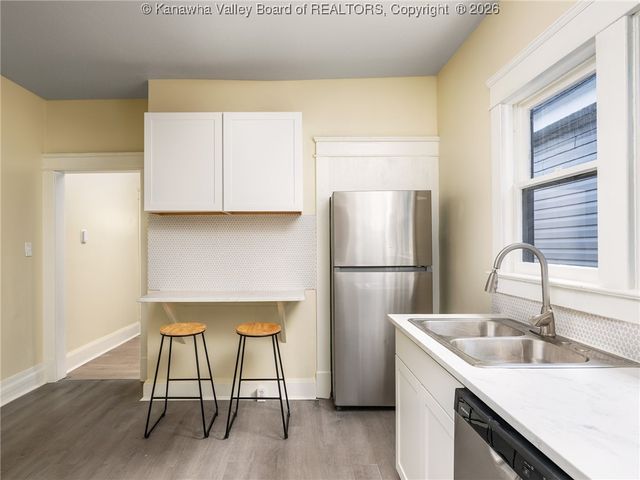 811 7th Street, Charleston, WV 25302