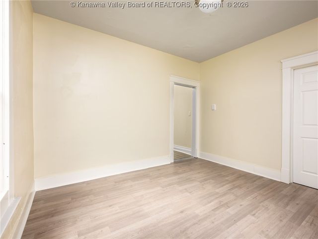 811 7th Street, Charleston, WV 25302