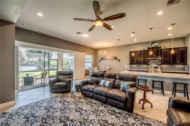 13110 Silver Thorn LOOP, North Fort Myers, FL 33903
