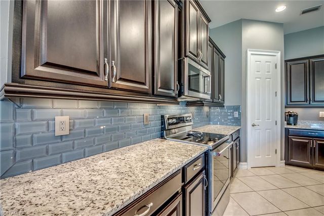 13110 Silver Thorn LOOP, North Fort Myers, FL 33903