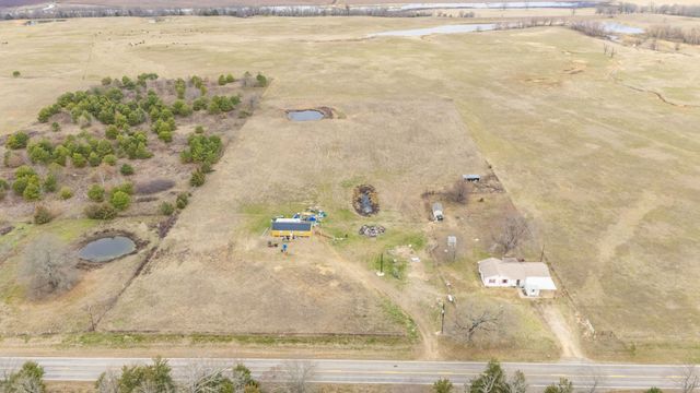 19538 Farm Road 197, Sumner, TX 75486