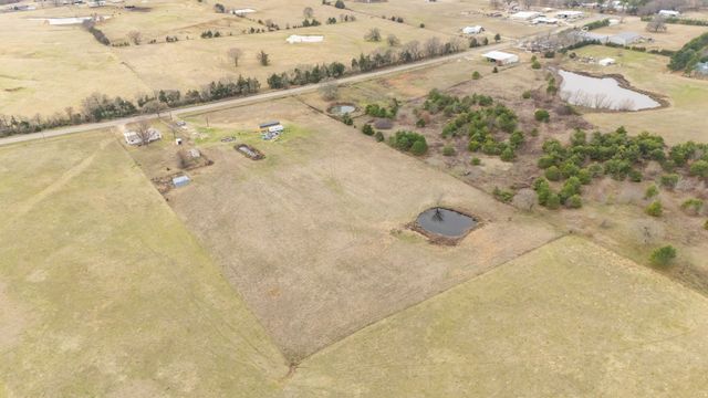 19538 Farm Road 197, Sumner, TX 75486