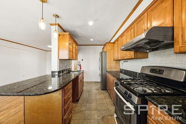 3425 150th Pl Apt 3E, New York City, NY 11354