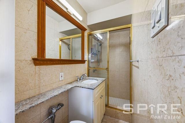 3425 150th Pl Apt 3E, New York City, NY 11354