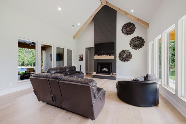 6048 Charley Place, Benton, AR 72019