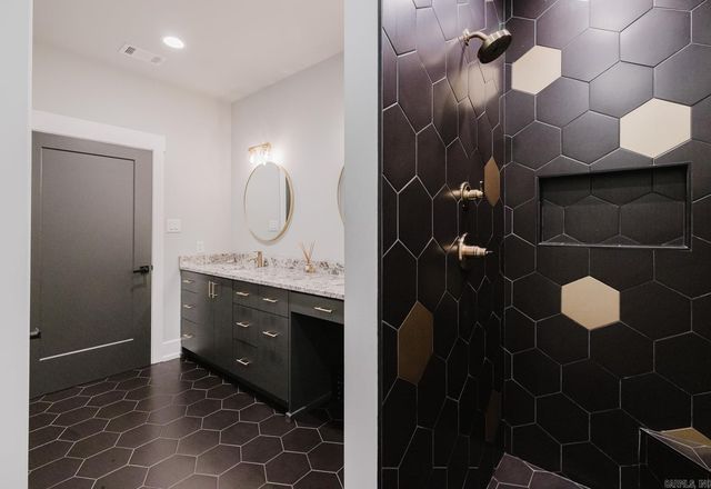 6048 Charley Place, Benton, AR 72019