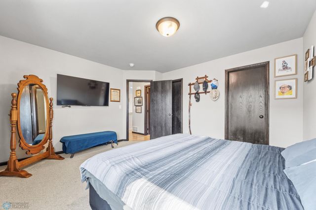 6718 69th Avenue S, Horace, ND 58047