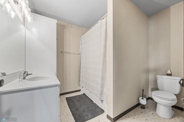 6718 69th Avenue S, Horace, ND 58047