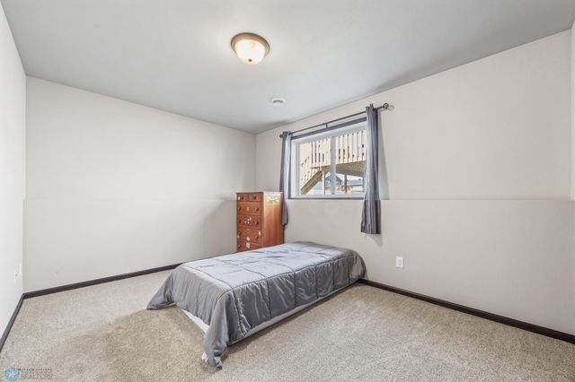 6718 69th Avenue S, Horace, ND 58047