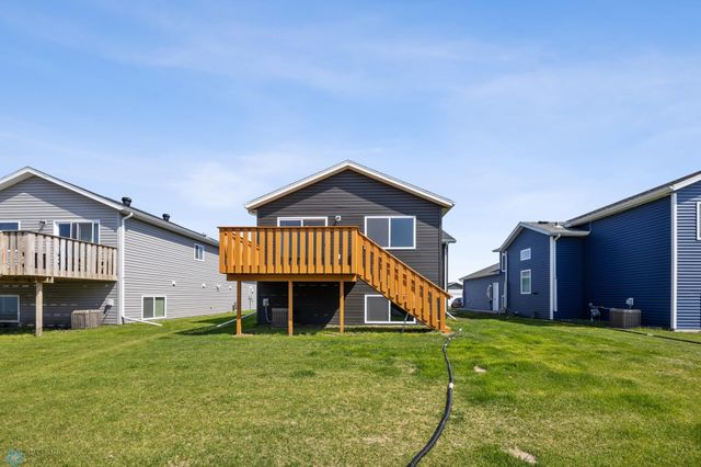 6718 69th Avenue S, Horace, ND 58047