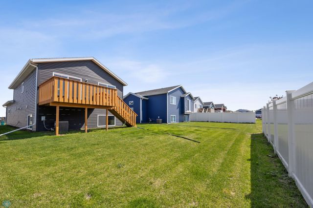 6718 69th Avenue S, Horace, ND 58047