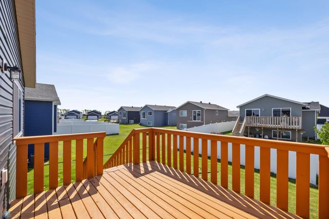 6718 69th Avenue S, Horace, ND 58047