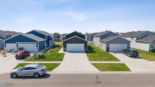 6718 69th Avenue S, Horace, ND 58047