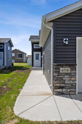 6718 69th Avenue S, Horace, ND 58047