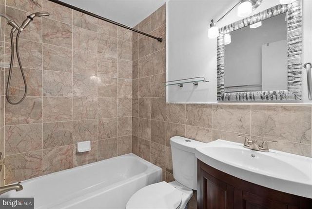 14895 LAMBETH SQ, Centreville, VA 20120