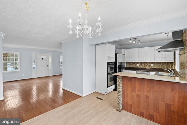 14895 LAMBETH SQ, Centreville, VA 20120