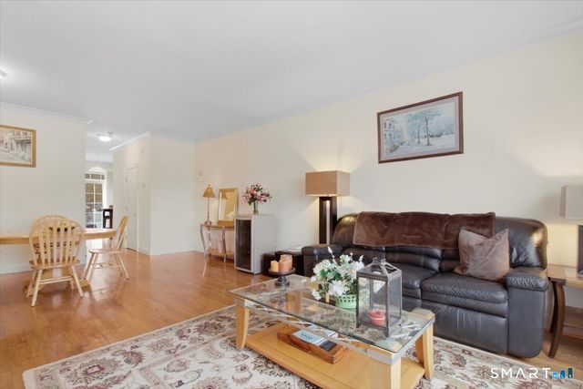 21 Crestview Lane 21, Danbury, CT 06810