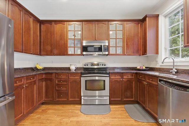 21 Crestview Lane 21, Danbury, CT 06810