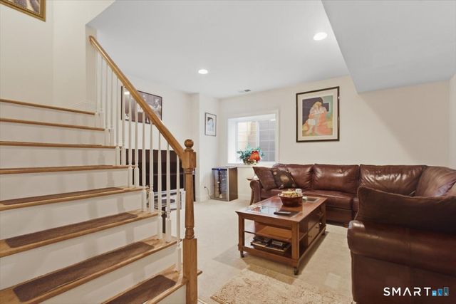 21 Crestview Lane 21, Danbury, CT 06810