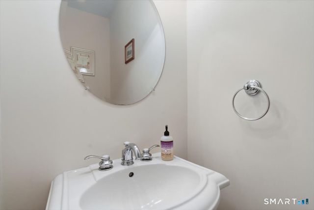 21 Crestview Lane 21, Danbury, CT 06810