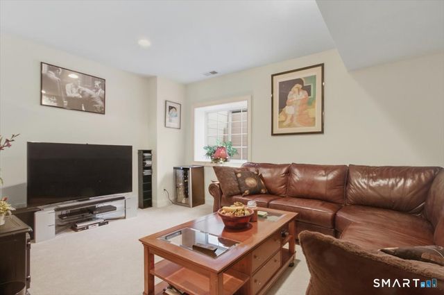 21 Crestview Lane 21, Danbury, CT 06810