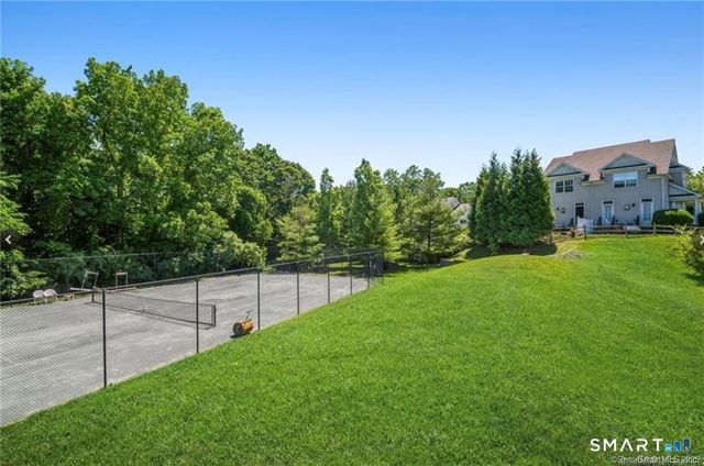 21 Crestview Lane 21, Danbury, CT 06810