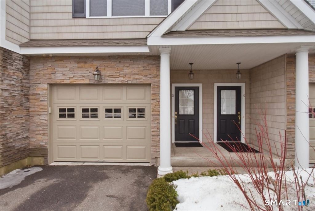 21 Crestview Lane 21, Danbury, CT 06810