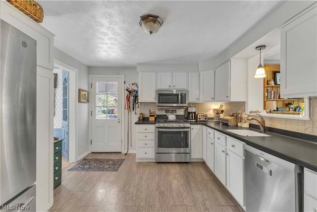28405 Lincoln Road, Bay Village, OH 44140