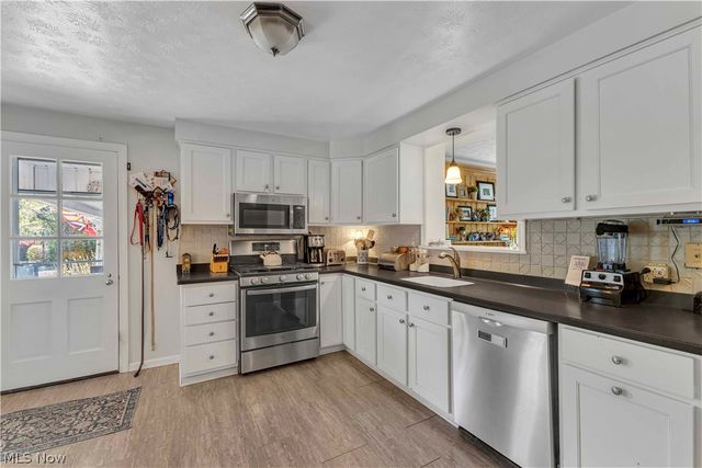 28405 Lincoln Road, Bay Village, OH 44140