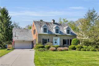 28405 Lincoln Road, Bay Village, OH 44140