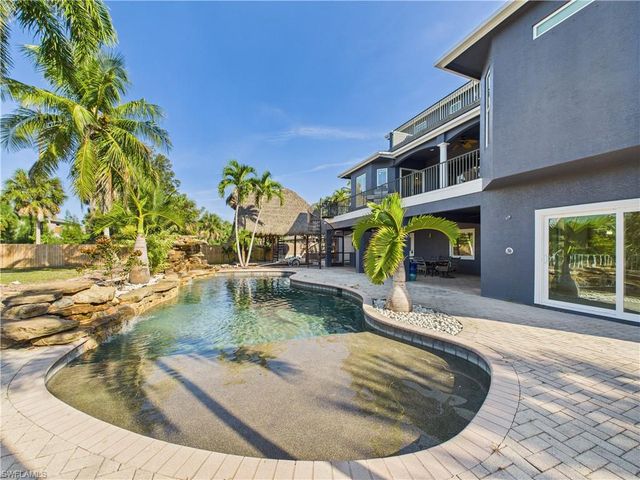 16700 Wisteria DR, Fort Myers, FL 33908