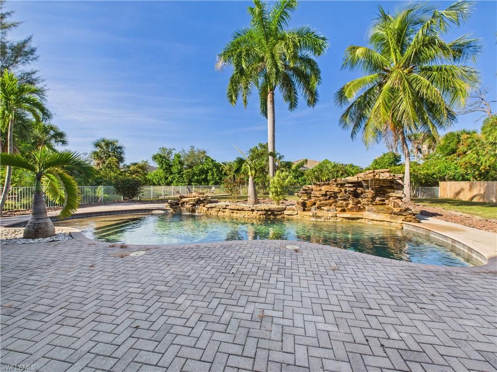 16700 Wisteria DR, FORT MYERS, FL 33908 — photo 4