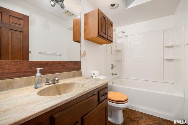 1 HOPEWELL Drive, Sparland, IL 61565