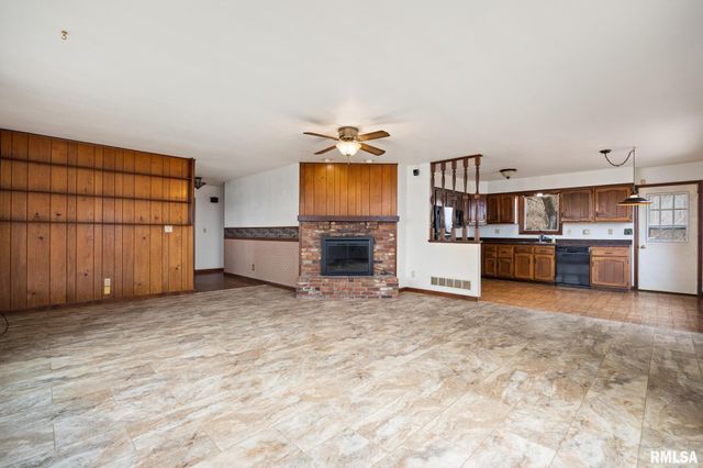 1 HOPEWELL Drive, Sparland, IL 61565