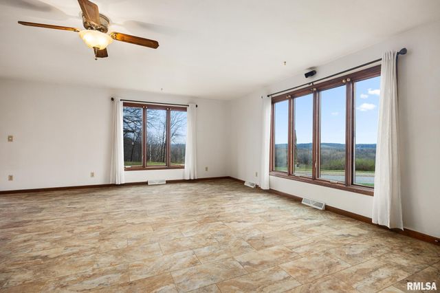 1 HOPEWELL Drive, Sparland, IL 61565