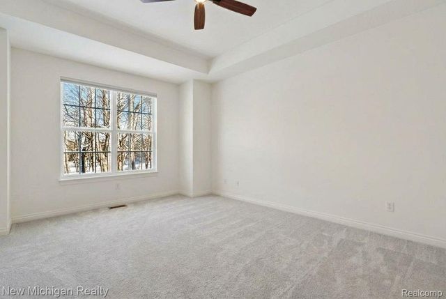 13183 Harbor Landings Drive 103, Fenton Charter Township, MI 48430