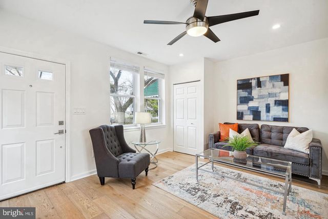 325 17TH ST SE, Washington, DC 20003