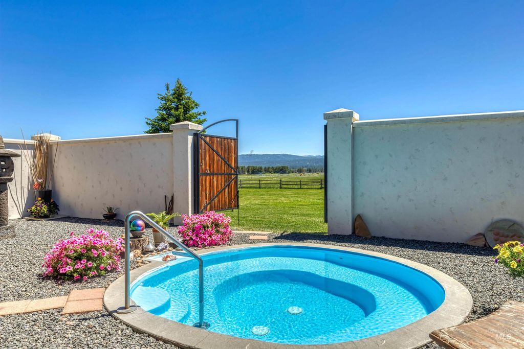 610 Cabarton Rd, Cascade, ID 83611 photo 40