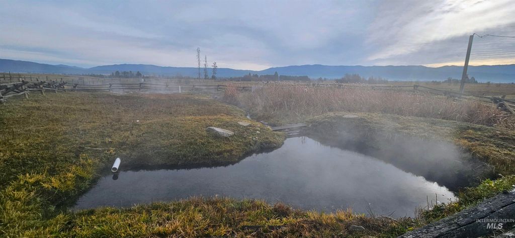 610 Cabarton Rd, Cascade, ID 83611 photo 7