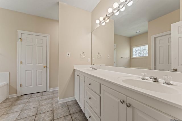 5535 Ducros Dr, Baton Rouge, LA 70820