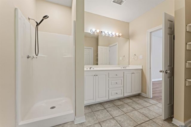 5535 Ducros Dr, Baton Rouge, LA 70820