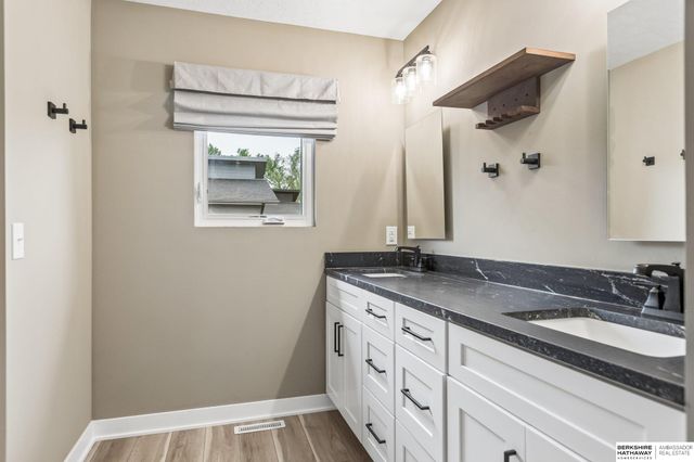 459 N Allen Street, Bennington, NE 68007