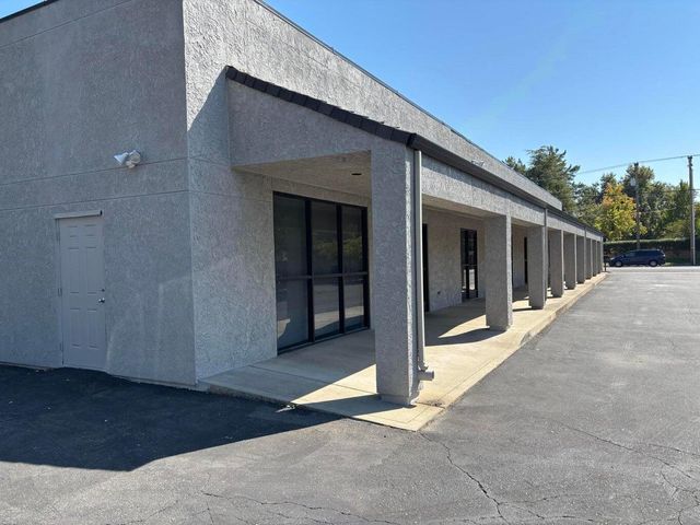 2030 Hartnell Avenue, Redding, CA 96002