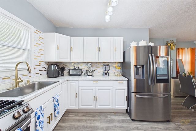 10 Ashley St, New Bedford, MA 02744