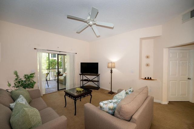 3050 PIRATES RETREAT COURT 208, Kissimmee, FL 34747